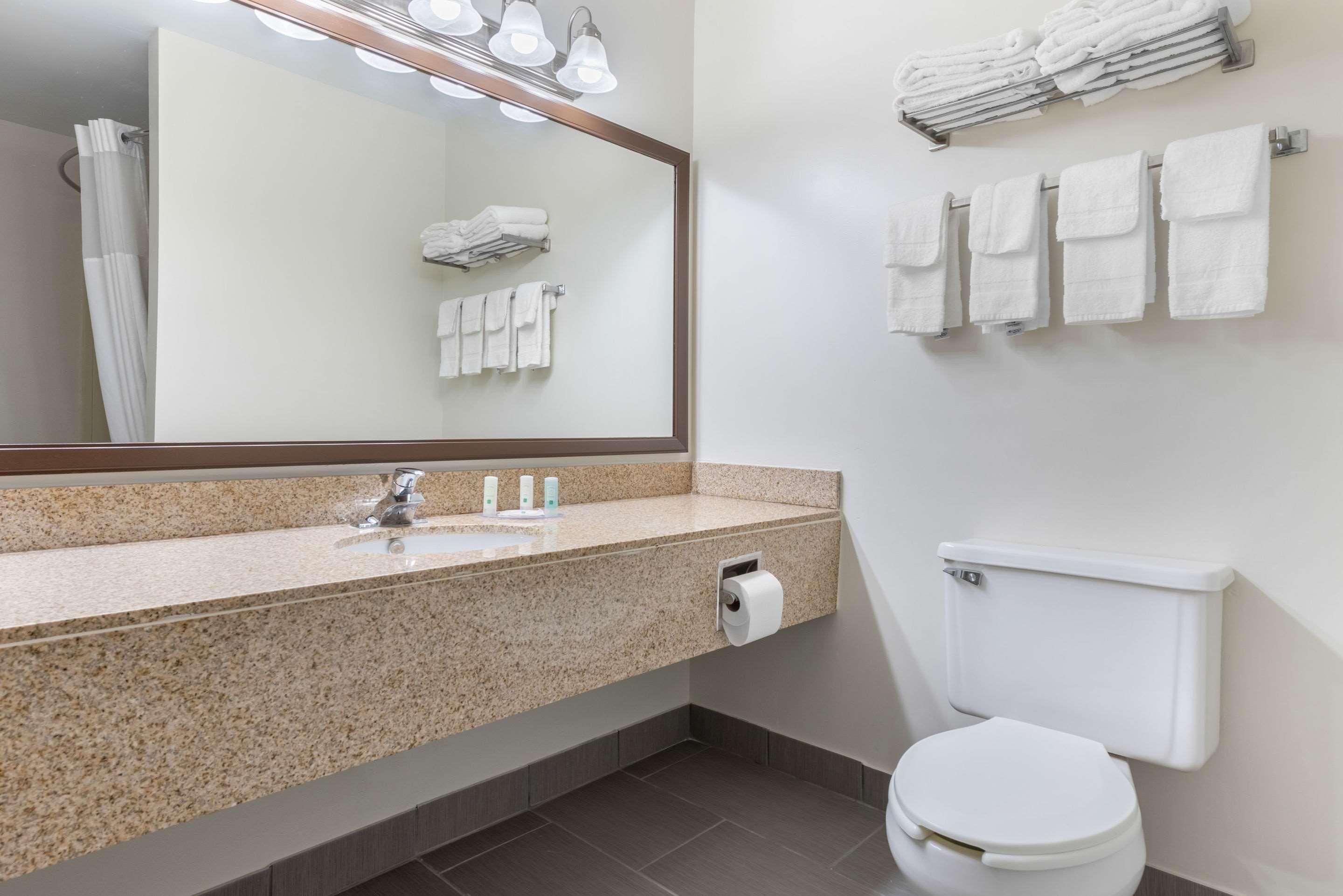 Quality Inn Fairborn Eksteriør bilde