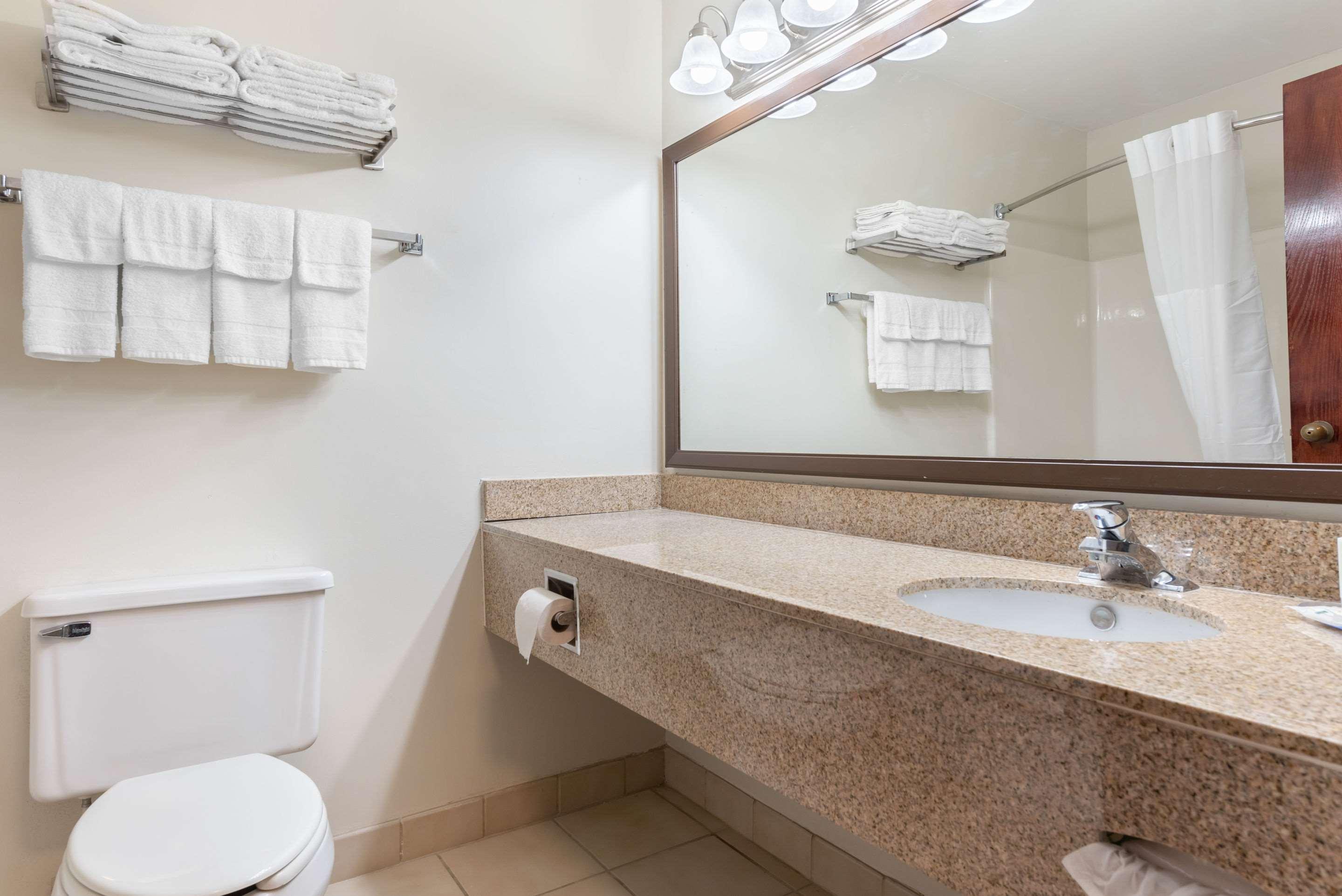 Quality Inn Fairborn Eksteriør bilde