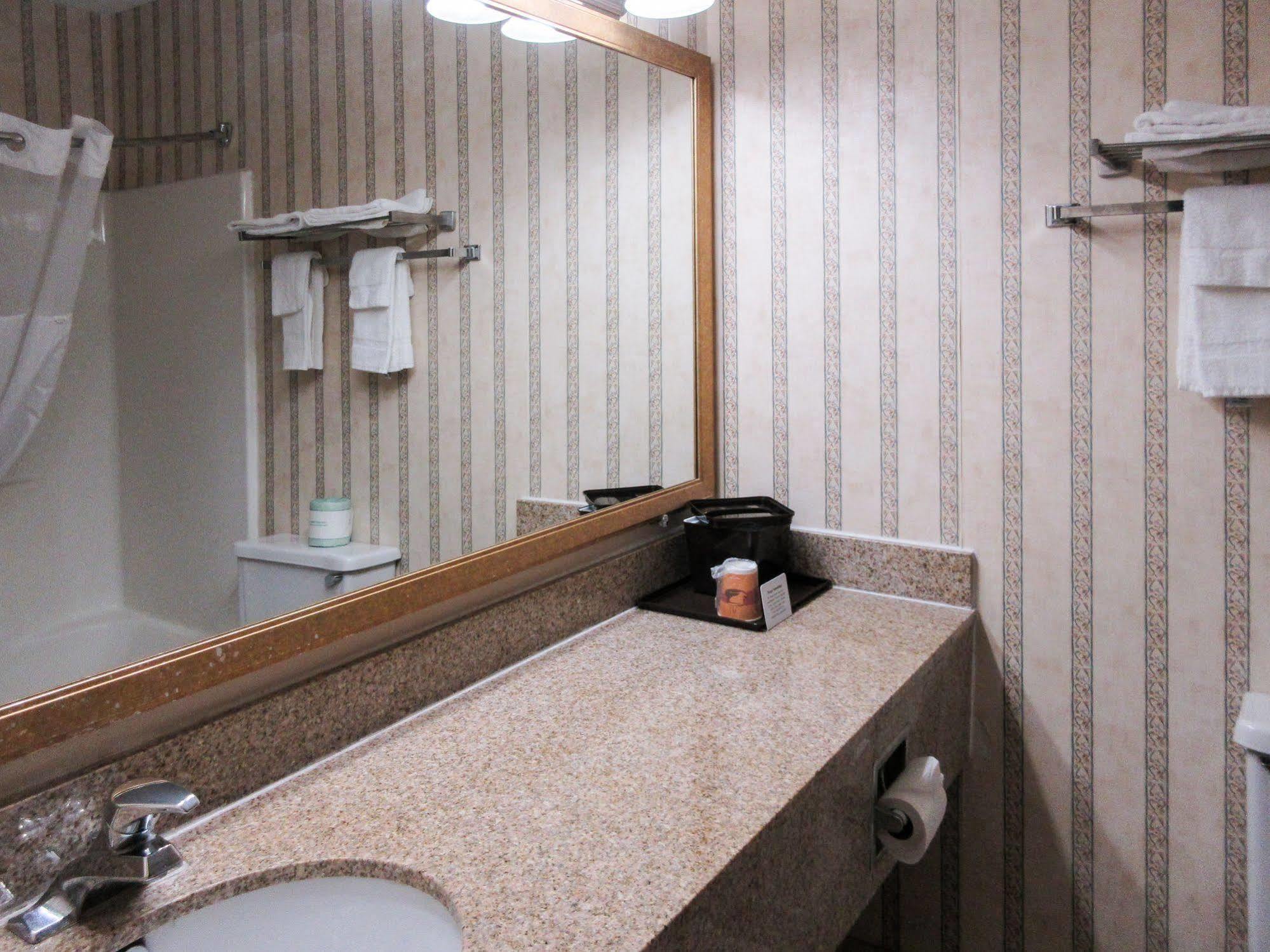 Quality Inn Fairborn Eksteriør bilde