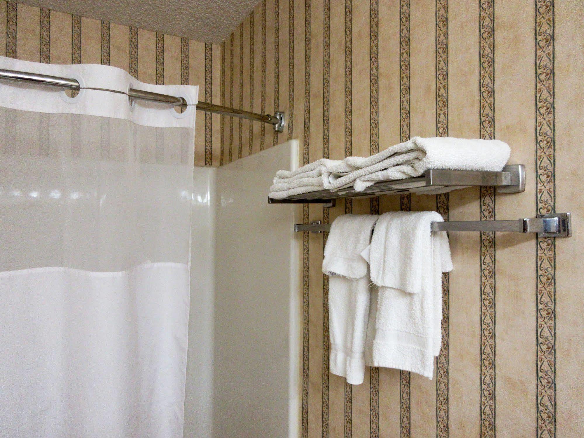 Quality Inn Fairborn Eksteriør bilde